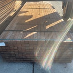 Ca. 180x Angelim Pedra Onderligers Geschaafd, 35x50mm, lengte 305cm
